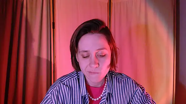 Snapshot of Malinax chatting on February 2, 2025, 12:09 am Malinax online show from February 2, 2025, 12:09 am