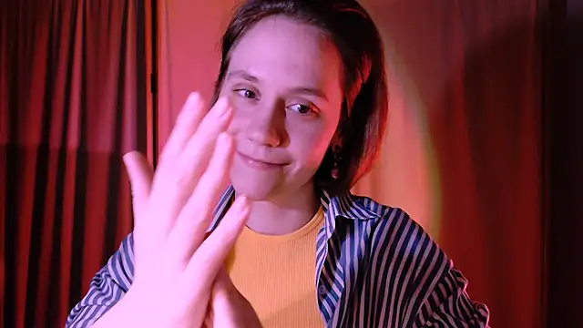 Snapshot of Malinax chatting on March 19, 2025, 2:05 am Malinax online show from March 19, 2025, 2:05 am