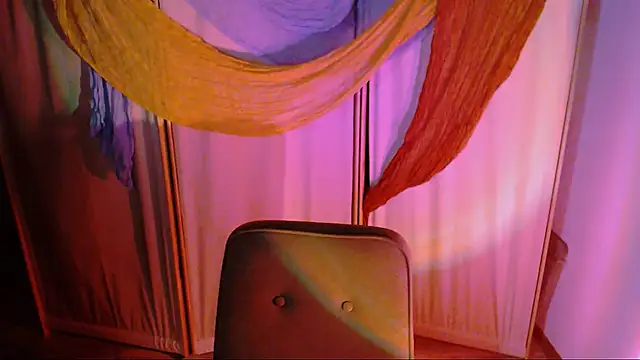 Snapshot of Malinax chatting on October 27, 2025, 10:36 pm Malinax online show from October 27, 2025, 10:36 pm