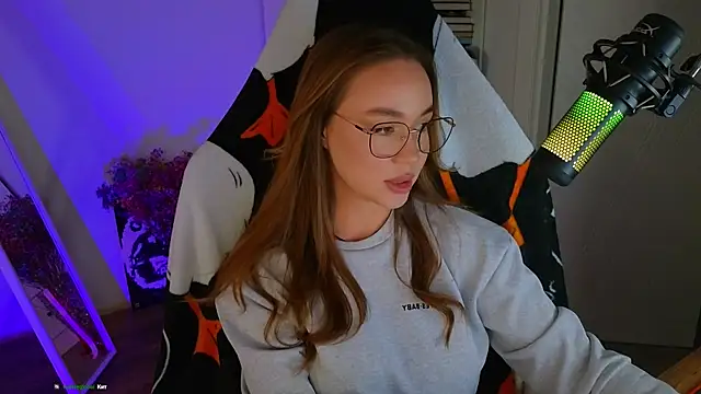 Emili1- online show from March 18, 2025, 12:36 pm