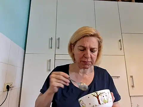 FrauleinSchmitt online show from February 21, 2025, 8:40 am