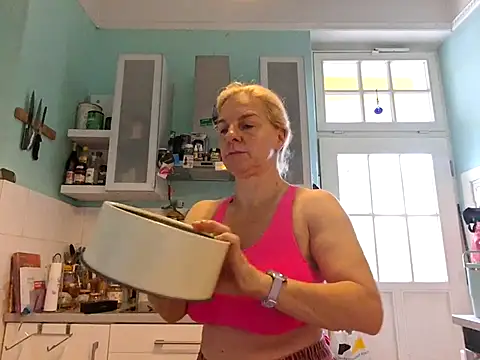 FrauleinSchmitt online show from October 17, 2025, 7:22 am