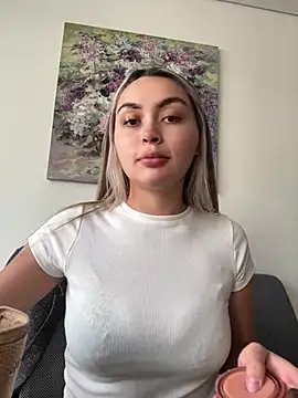 emma oxford online show from April 24, 2026, 8:33 pm