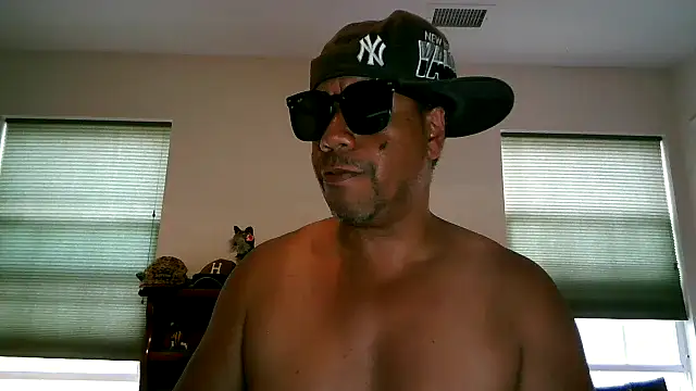 Snapshot of pimpdaddy4ever chatting on June 17, 2026, 6:09 pm pimpdaddy4ever online show from June 17, 2026, 6:09 pm