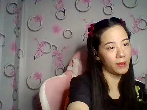 Snapshot of Nana-68 chatting on October 21, 2025, 3:24 pm Nana-68 online show from October 21, 2025, 3:24 pm