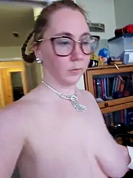 Snapshot of littlelustlamb chatting on December 6, 2024, 7:01 pm littlelustlamb online show from December 6, 2024, 7:01 pm