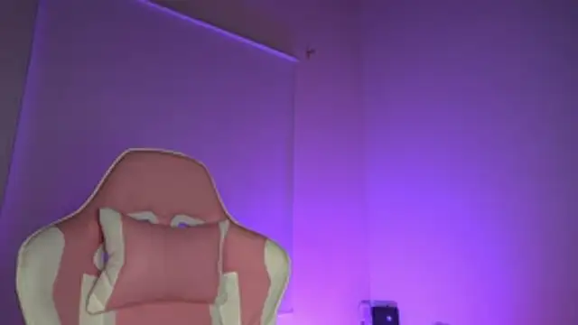 little-Emma online show from February 7, 2026, 3:43 am