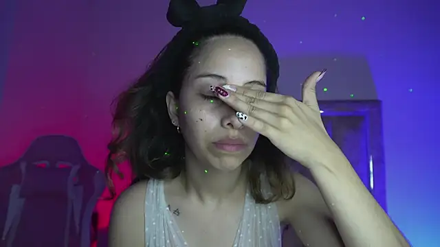 little-Emma online show from February 19, 2026, 3:46 am