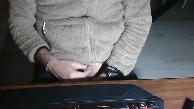 Adri gard online show from November 26, 2025, 9:05 pm