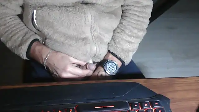 Adri gard online show from November 29, 2025, 9:18 pm