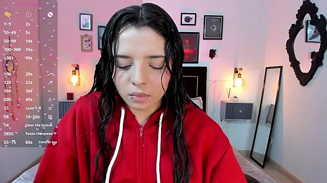 Charlotte  Benett online show from March 17, 2026, 5:11 am