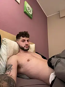 michifolli92 online show from December 14, 2024, 8:08 pm