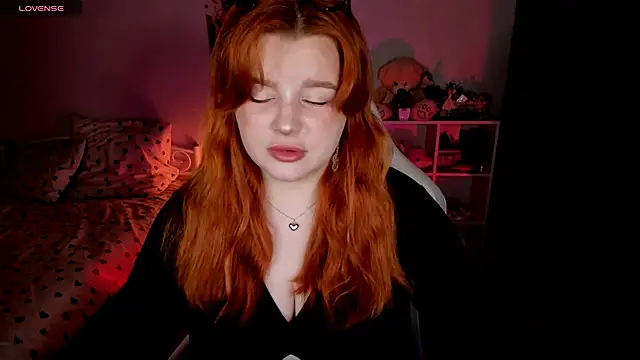  Lisa x online show from October 11, 2025, 2:48 pm