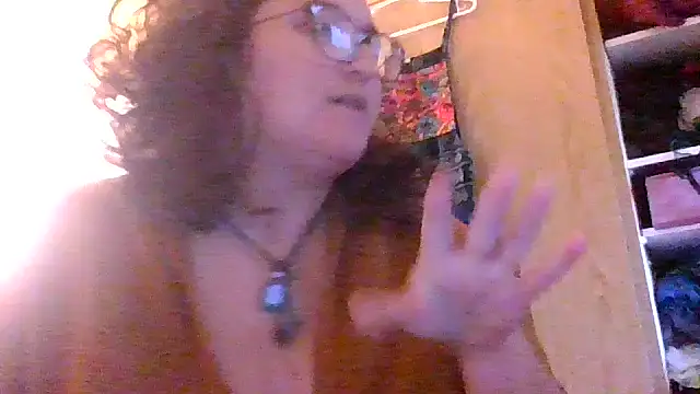 juicyrubies online show from October 29, 2025, 1:02 pm