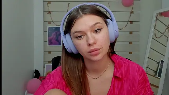 Josephine Kiss online show from February 26, 2025, 4:56 pm