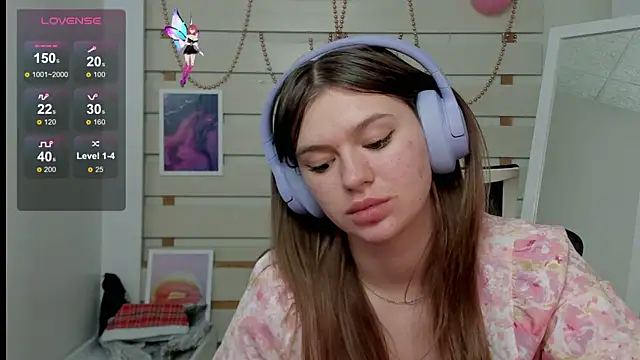 Josephine Kiss online show from March 8, 2025, 1:57 pm