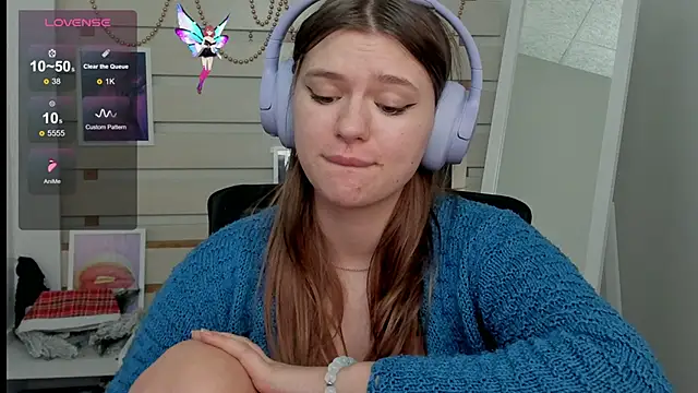 Josephine Kiss online show from March 15, 2025, 12:45 pm