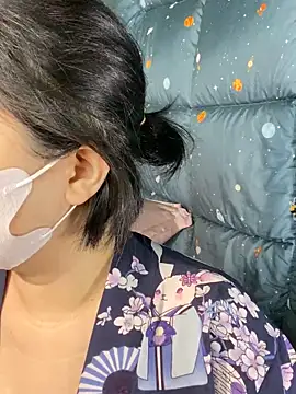 Snapshot of ninini92 chatting on January 12, 2025, 1:05 pm ninini92 online show from January 12, 2025, 1:05 pm