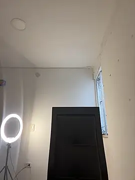 livgomez online show from February 25, 2025, 10:29 pm