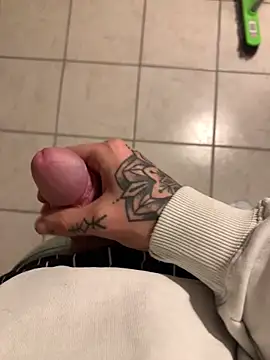 Snapshot of YoungDick25 chatting on October 30, 2025, 9:59 pm YoungDick25 online show from October 30, 2025, 9:59 pm