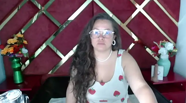 Snapshot of SaraThomso chatting on January 22, 2025, 3:09 am SaraThomso online show from January 22, 2025, 3:09 am