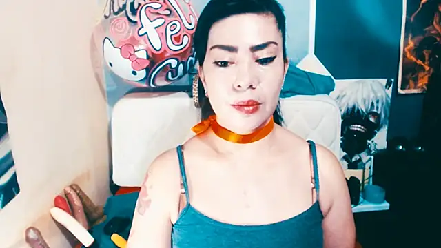 luisahott online show from March 12, 2026, 4:35 pm