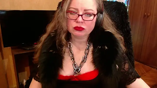 Snapshot of Miss_Tress chatting on December 24, 2024, 7:33 pm Miss Tress online show from December 24, 2024, 7:33 pm