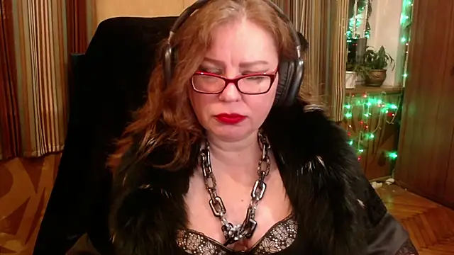 Snapshot of Miss_Tress chatting on October 21, 2025, 11:16 pm Miss Tress online show from October 21, 2025, 11:16 pm