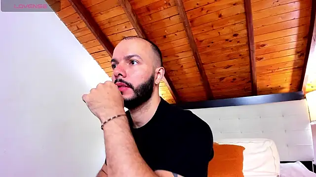 Tom Bailey online show from October 5, 2025, 12:14 pm