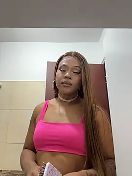Snapshot of EmmaEbony_ts chatting on May 31, 2026, 1:07 pm EmmaEbony ts online show from May 31, 2026, 1:07 pm