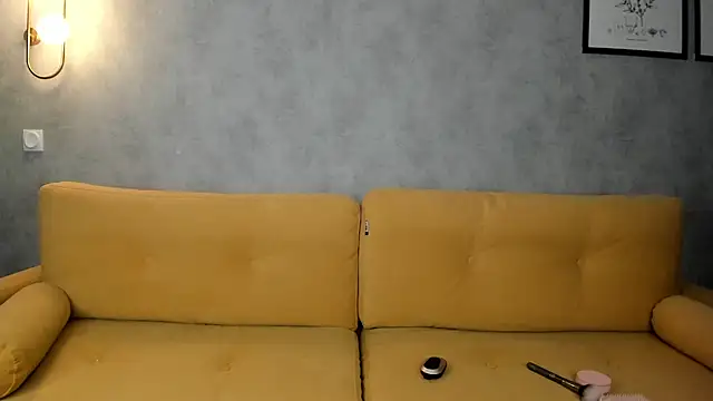 Snapshot of krstn_ chatting on May 20, 2026, 9:54 pm krstn online show from May 20, 2026, 9:54 pm