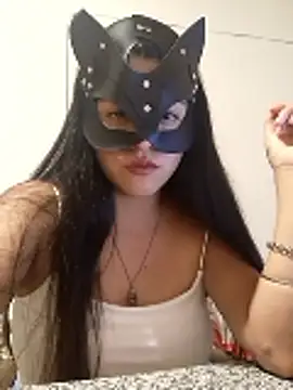 MaluZukii online show from April 11, 2026, 5:12 am