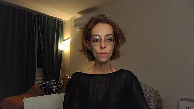 Snapshot of amber_quell_here chatting on April 3, 2026, 4:16 pm amber quell here online show from April 3, 2026, 4:16 pm