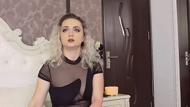 EllianaReese online show from February 18, 2025, 3:10 am