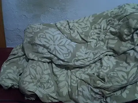 Snapshot of skinnysexynaughty chatting on February 3, 2026, 9:20 pm skinnysexynaughty online show from February 3, 2026, 9:20 pm