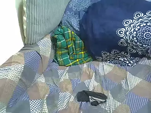 Snapshot of skinnysexynaughty chatting on February 23, 2026, 11:46 pm skinnysexynaughty online show from February 23, 2026, 11:46 pm