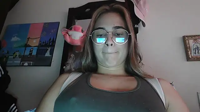 Snapshot of trianabell chatting on February 15, 2026, 6:15 pm trianabell online show from February 15, 2026, 6:15 pm