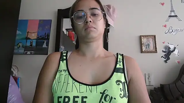 Snapshot of trianabell chatting on February 24, 2026, 5:33 pm trianabell online show from February 24, 2026, 5:33 pm