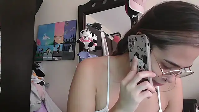 Snapshot of trianabell chatting on March 18, 2026, 4:10 pm trianabell online show from March 18, 2026, 4:10 pm