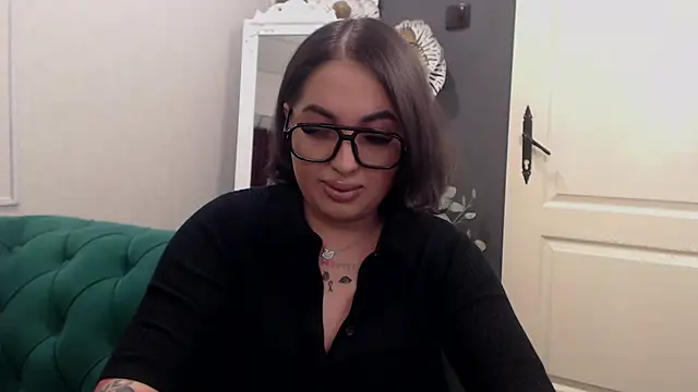 Snapshot of BustyAllyy chatting on April 28, 2026, 4:12 pm BustyAllyy online show from April 28, 2026, 4:12 pm