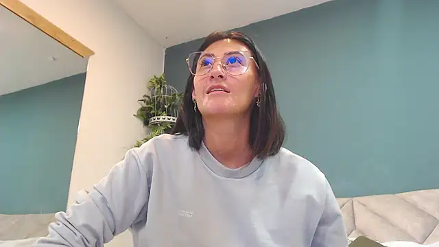 SharisWillian online show from February 13, 2026, 3:57 am