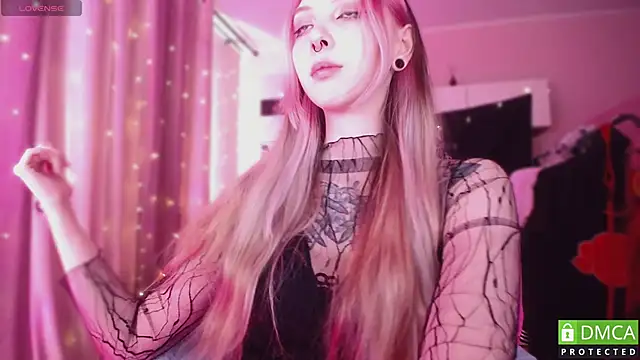 Snapshot of JustMeowGirl chatting on June 5, 2026, 6:52 am JustMeowGirl online show from June 5, 2026, 6:52 am