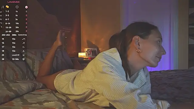 Snapshot of naiviv chatting on February 24, 2025, 10:36 pm naiviv online show from February 24, 2025, 10:36 pm