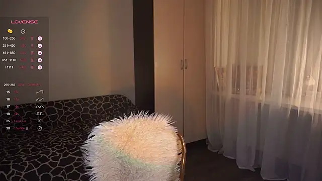 Snapshot of naiviv chatting on September 21, 2025, 8:21 pm naiviv online show from September 21, 2025, 8:21 pm