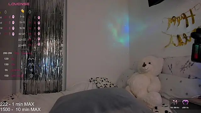 Snapshot of HANNA_MONTANAS chatting on February 5, 2026, 7:40 pm HANNA MONTANAS online show from February 5, 2026, 7:40 pm