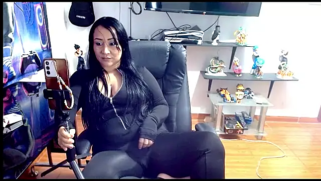 alondraabrown online show from April 21, 2026, 1:42 am