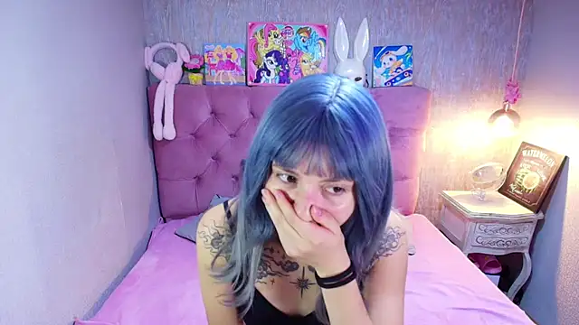 charlottemoonxz online show from March 10, 2026, 6:57 pm