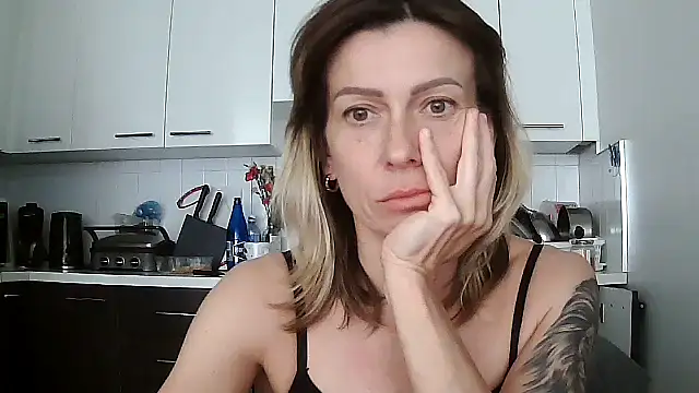 Snapshot of anechka1 chatting on June 1, 2026, 9:16 pm anechka1 online show from June 1, 2026, 9:16 pm