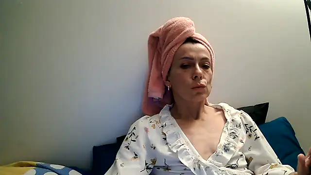 Snapshot of anechka1 chatting on June 7, 2026, 2:37 am anechka1 online show from June 7, 2026, 2:37 am