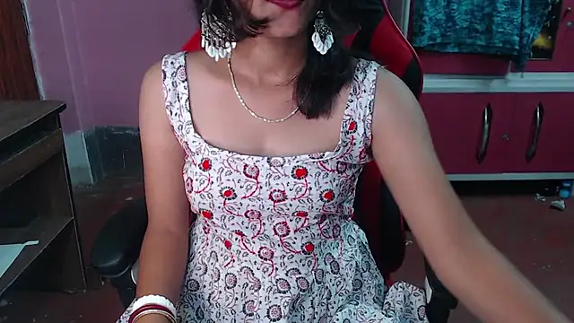 Snapshot of Angel_Alison_ chatting on February 12, 2025, 9:33 pm Angel Alison  online show from February 12, 2025, 9:33 pm